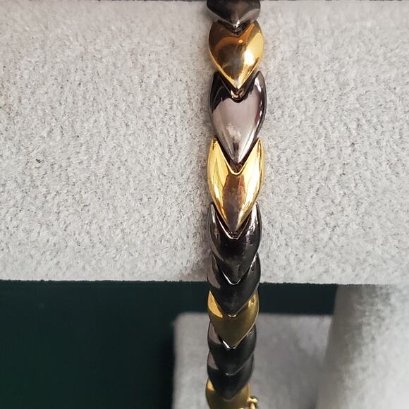 VTG Monet Bracelet Gold‎ Tone and Gun Metal Gray with Safety Chain 60's - Picture 2 of 7